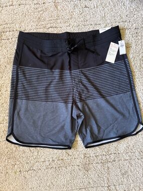 NWT Old Navy Men's Black & Gray Swim Trunks Size 38